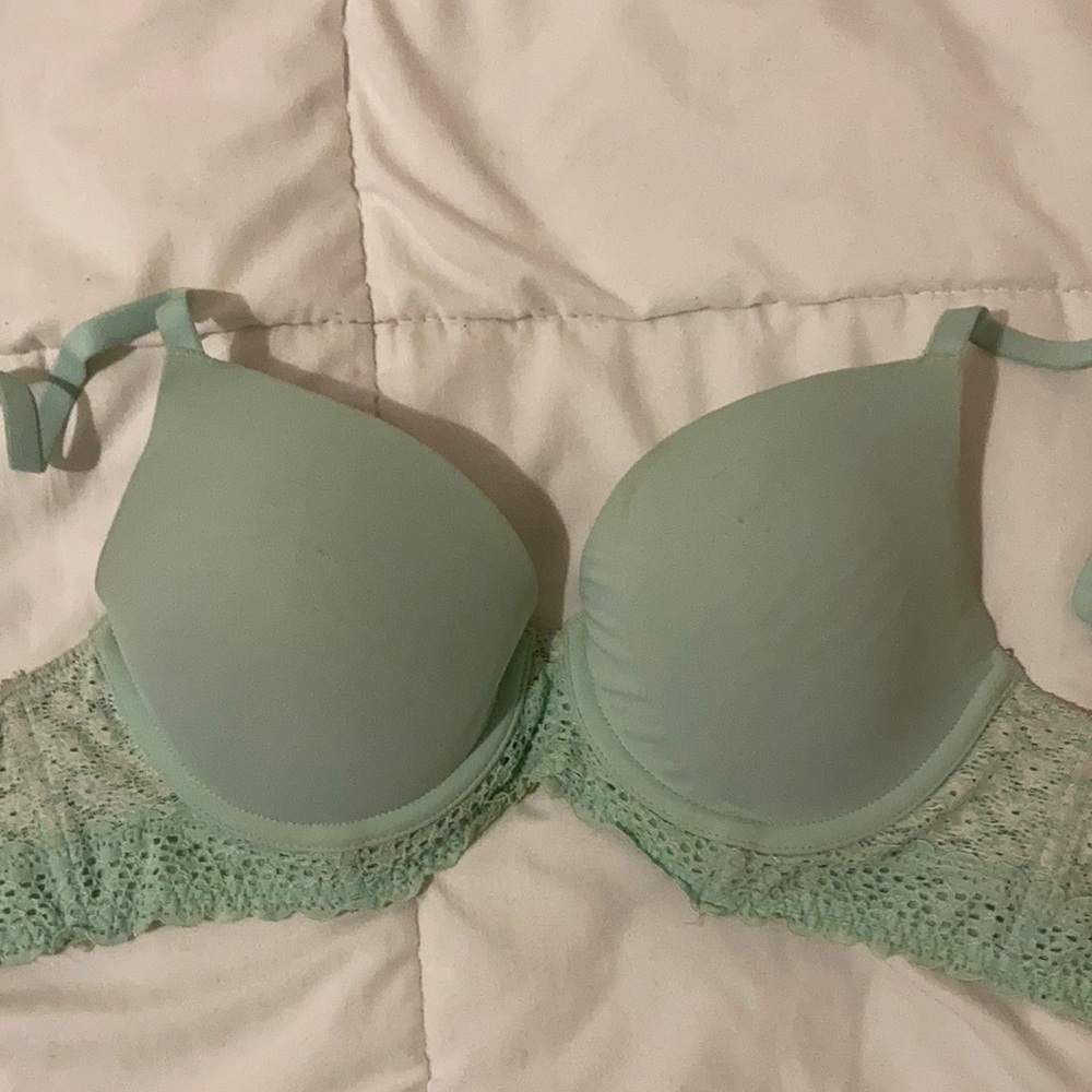 Aerie pastel green bra size 34B